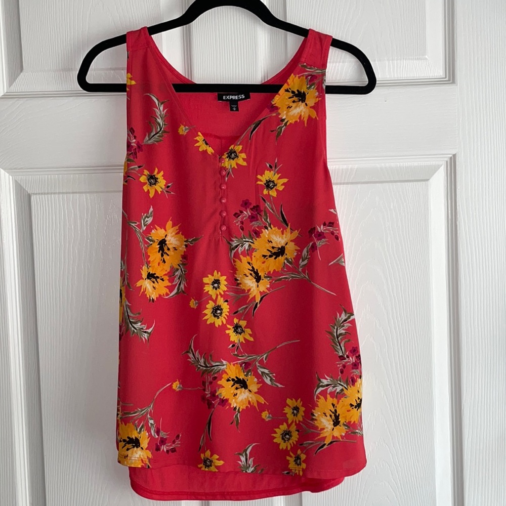 Express Coral Colored Floral Tank Top - Medium